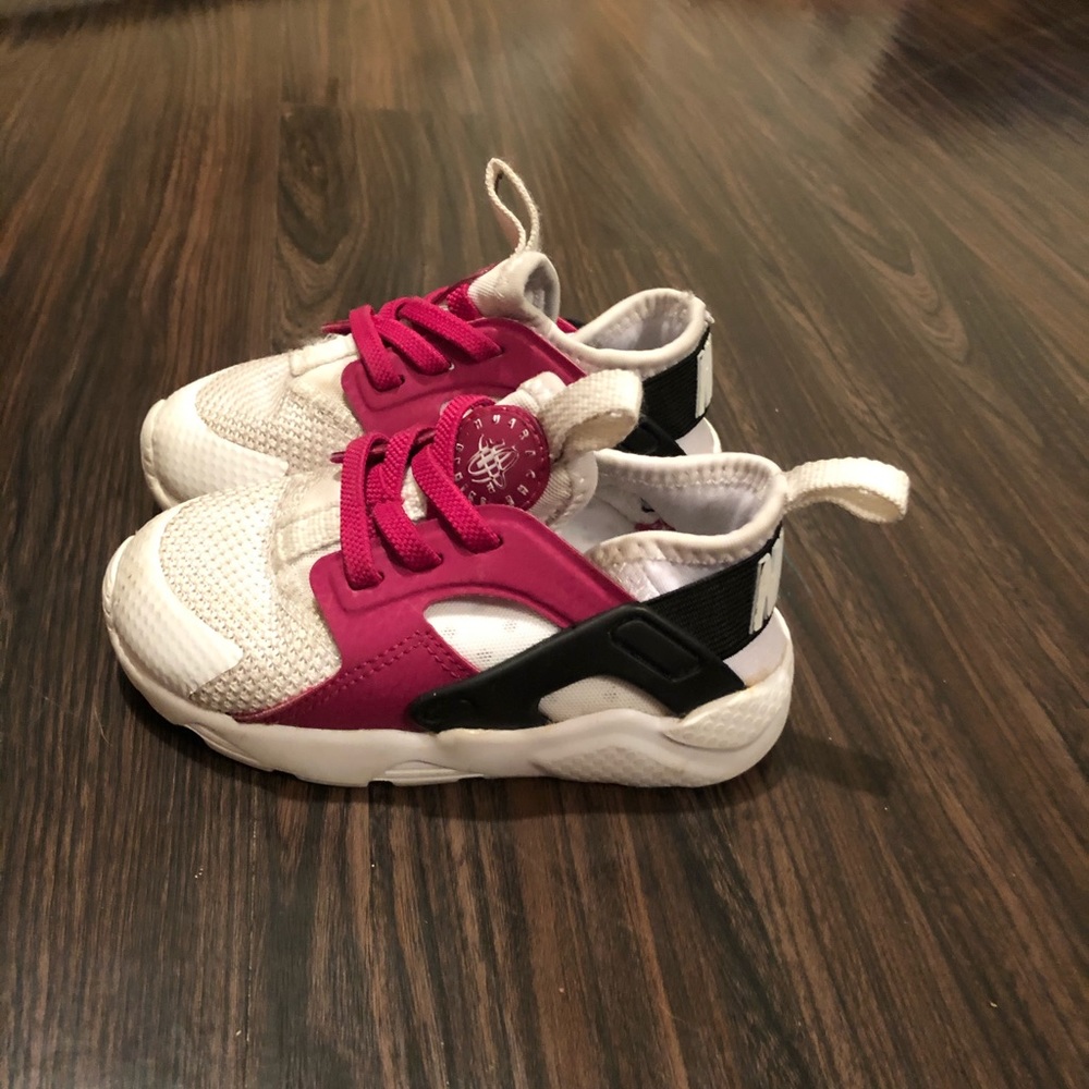 Toddler Nike’s